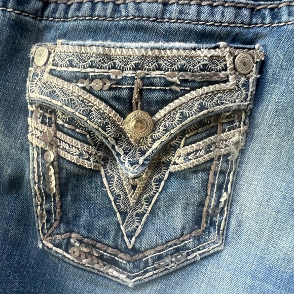 Vigoss ladies, the Dallas boot cut Jean preowned very good condition size 28 - Picture 15 of 16